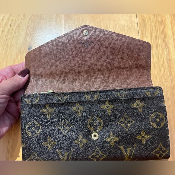 Authentic Louis Vuitton Sarah Wallet - Picture 12 of 13